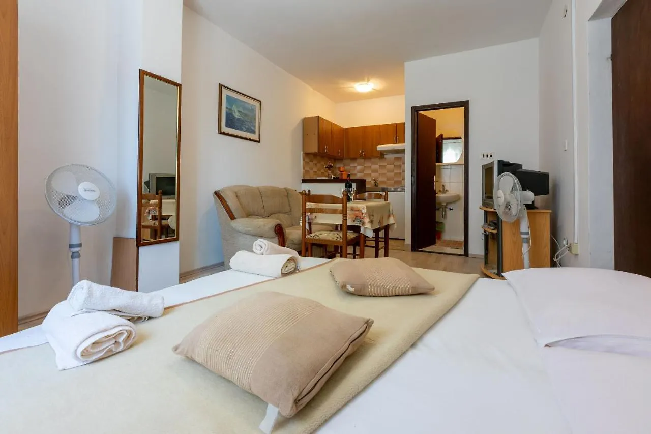 Apartments And Room Ruzica Crikvenica 0*,