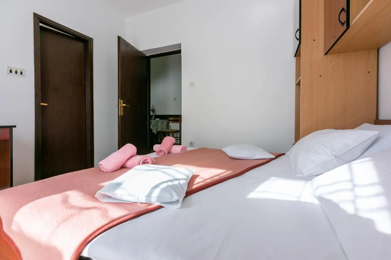 Apartments And Room Ruzica Crikvenica 0*,